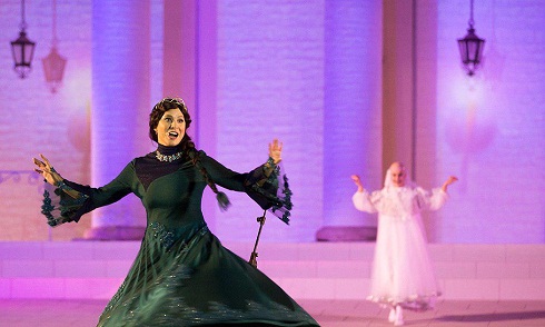 سحر قریشی در کنسرت نمایش سی