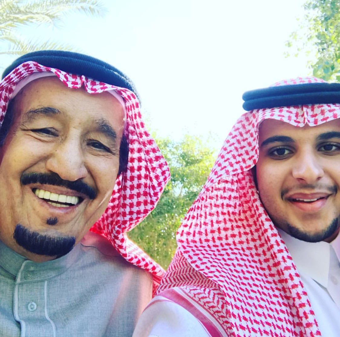 عکس سلفی پادشاه عربستان با برادرزاده اش