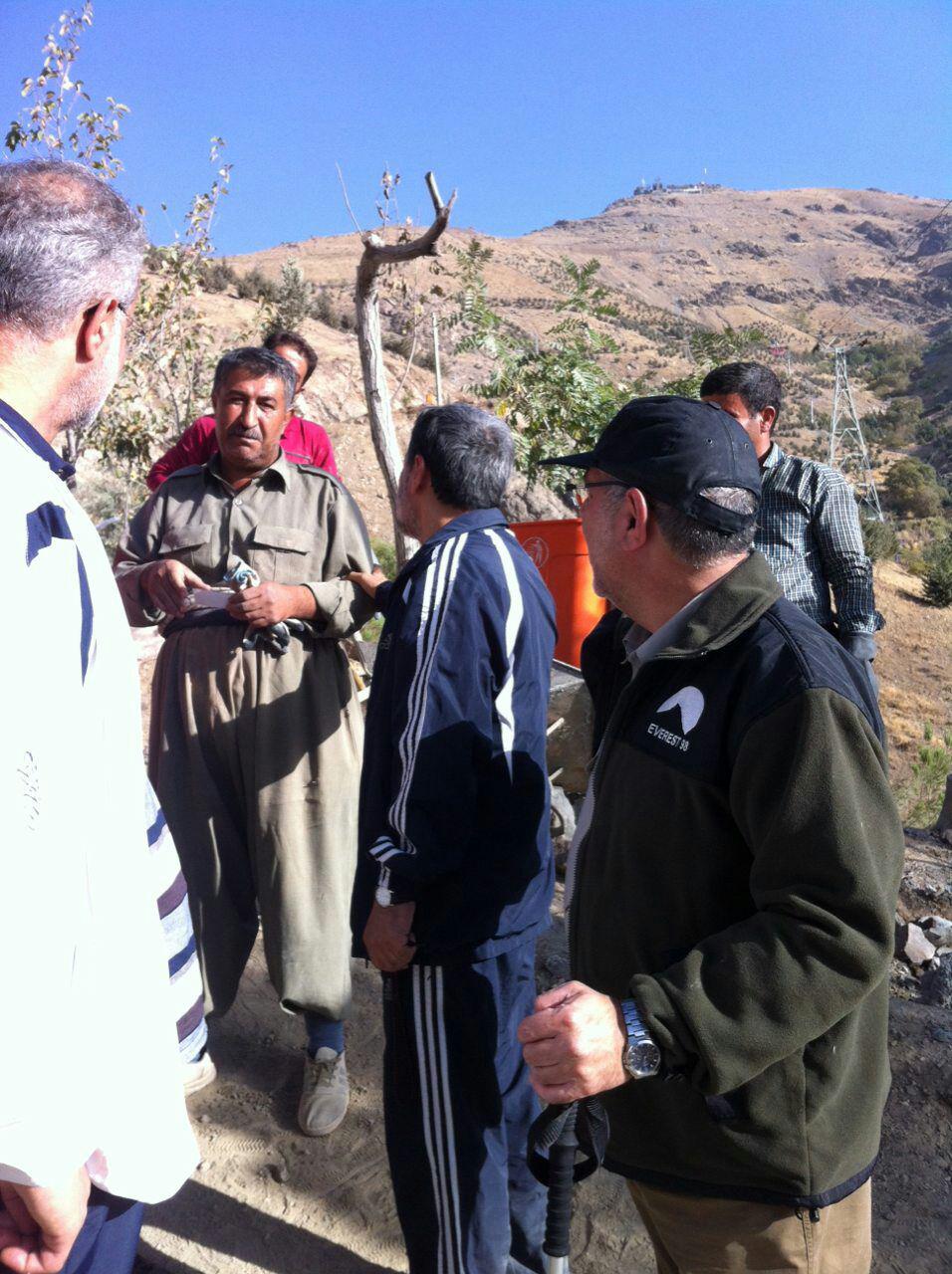 کوهنوردی احمدی‌نژاد در توچال/ عکس