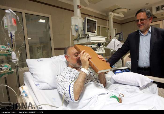 هدیه‌ای که پورمحمدی به صالحی در بیمارستان داد