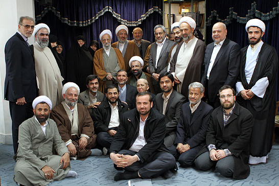 عضو پایداری: پایداری به طور جدی فتیله خود را پایین کشید/ پایداری‌ها عطای سیاست را به لقایش بخشیدند و روی فرهنگ‌سازی متمرکز شدند/ بعضی دوستان ما برای جبران بدهکاری تبلیغات انتخابات مجلس مجبور به فروش خانه‌های‌شان شدند/ بندگان خدا واقعا وضعیت اقتصادی مناسبی ندارند