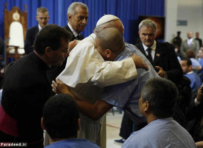 (تصاویر) پاپ فرانسیس در زندان