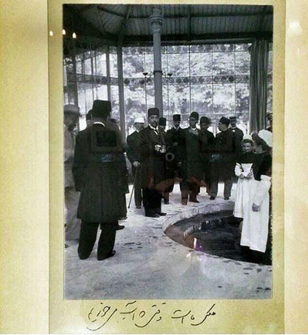 دستخط و توضیح شاه قاجار زیر یک عکس!/عکس