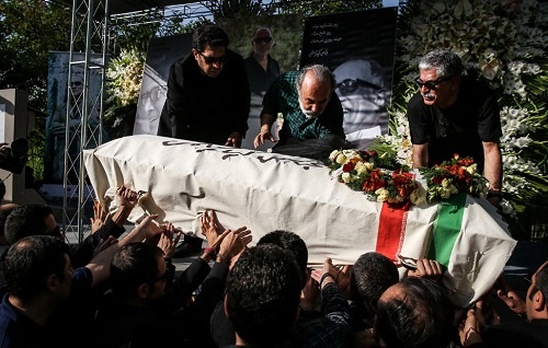 حاشیه های تشییع پیکرعباس کیارستمی