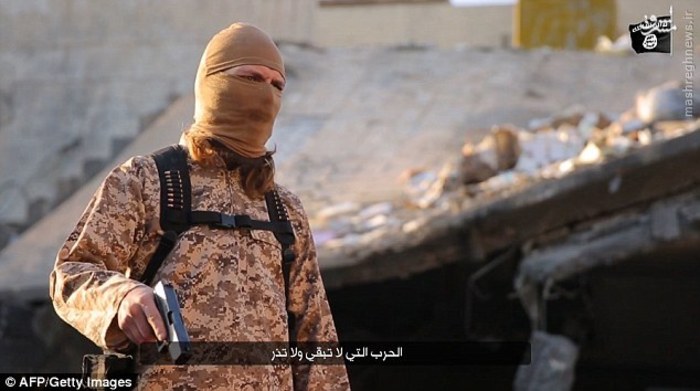 داعش از جلاد جدیدش رونمایی کرد/ عکس