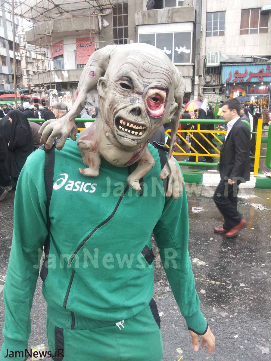 چهره یک شیطان پرست در راهپیمایی امروز! +عکس