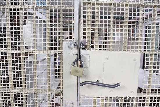 حال و هوای لحظه افطار در زندان وکیل آباد مشهد + تصاویر