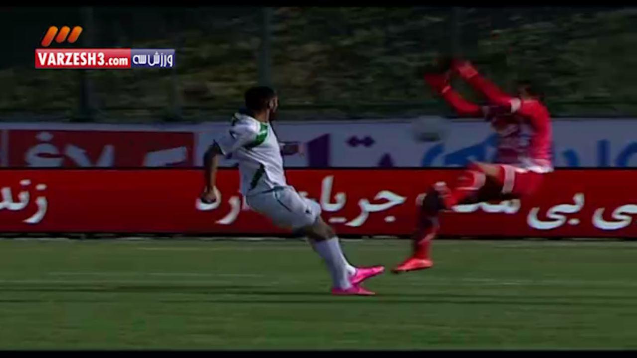 صحنه جنجالی پرسپولیس ـ ذوب آهن (عکس)