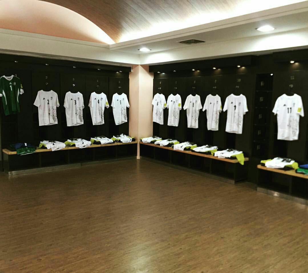 رختکن تیم ملی فوتبال ایران با پیراهن آدیداس/ عکس