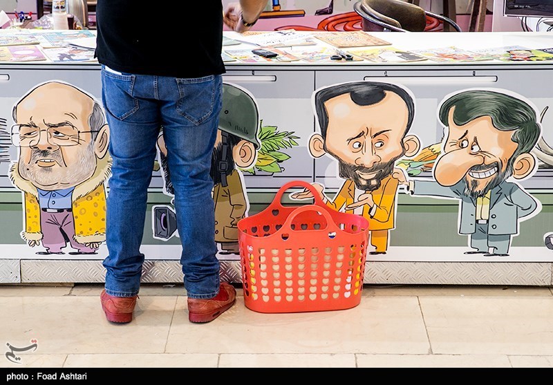 زنبیل قرمز بقایی در نمایشگاه مطبوعات /عکس