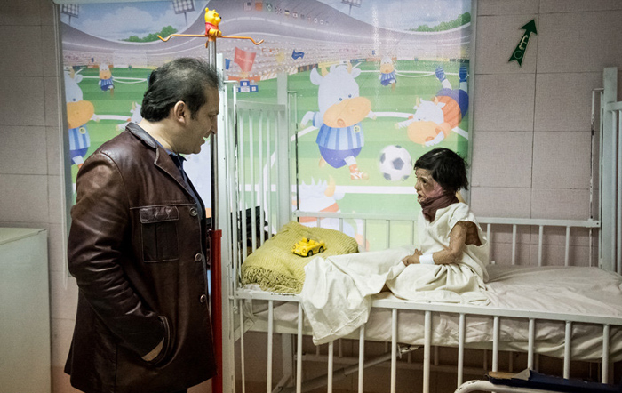 (تصاویر) عیادت فیتیله‌ای‌ها از دو کودک طبسی