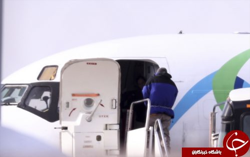 اخراج مهاجران «غیرقانونی» از آمریکا با غل و زنجیر!+ عکس