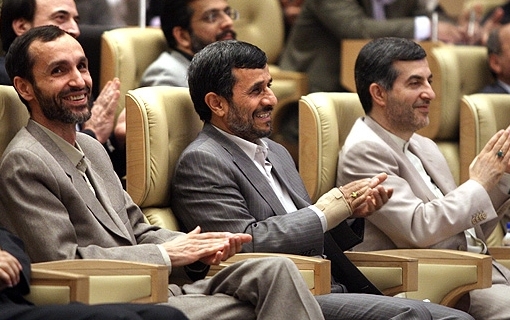 مشایی به جای احمدی نژاد، بقایی به جای مشایی