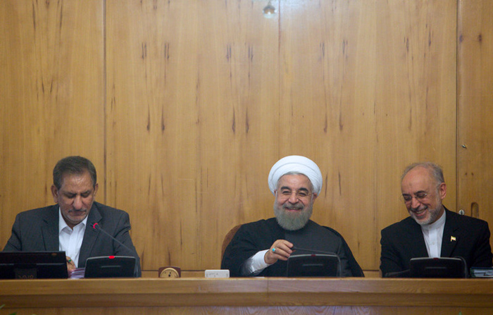 (تصاویر) دلجویی روحانی از صالحی