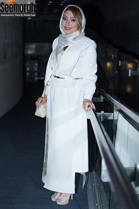 مدل مانتو مهسا کاشف در اکران خصوصی نقطه کور