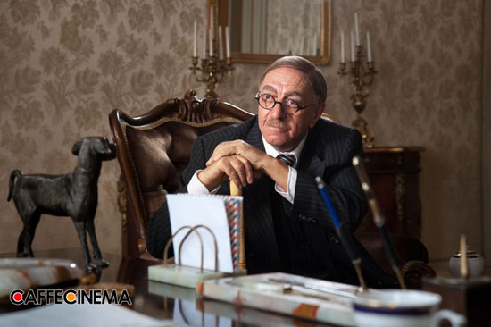 نقش‌های تاریخی سریال 