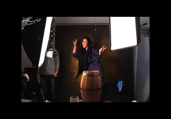 آموزش عکاسی به شرط کشف حجاب!؟ +تصاویر