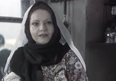 آذر مهدی‌قلی‌خانی با نام هنری ثریا حکمت بازیگر سینما و تلویزیون صبح دیروز در بیمارستان طالقانی تهران دار فانی را وداع گفت. اهالی هنر و بازیگران سینما و تلویزیون در اینستاگرام خود با پست های تاثر برانگیز به ابراز همدردی پرداختند.