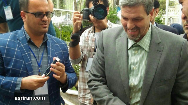 کواکبیان در محوطه وزارت کشور/عکس