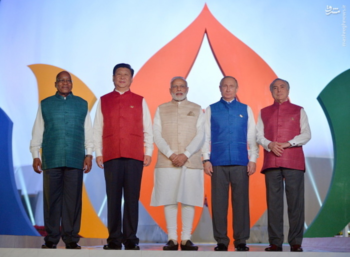 عکس یادگاری پوتین با لباس هندی!