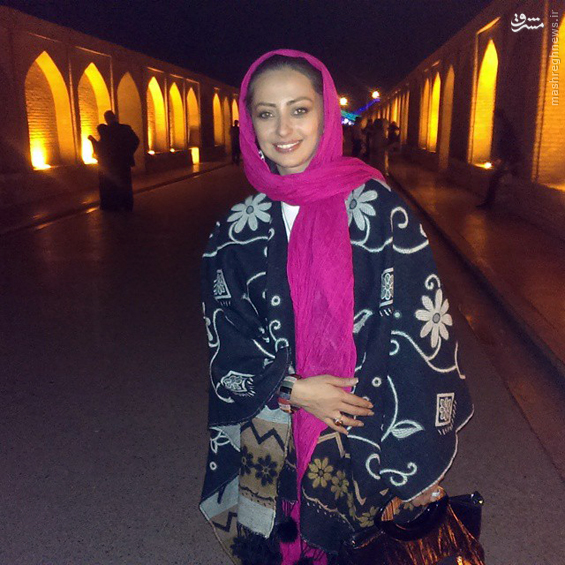عکس/بازیگر زن روی سی و سه پل اصفهان