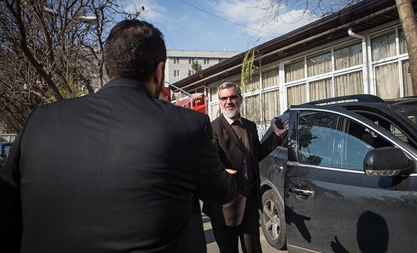 رویانیان: جریان سیاسی راه افتاده/نسبت یک روزنامه ورزشی با ماشین‌ها چیست؟