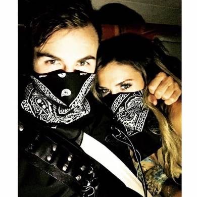 سلفی جالب ستاره فوتبال با نامزدش + عکس