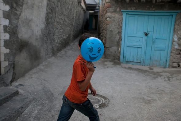 تصاویر : پسر بچه بدون چهره