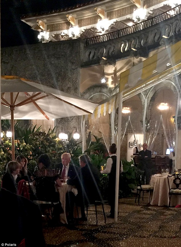 ترامپ و همسرش در مراسم روز شکرگزاری/عکس