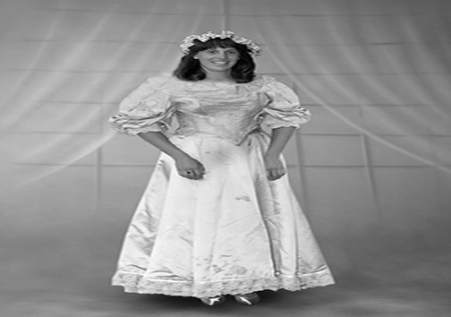 لباسی که 11 نسل از یک خاندان را به خانه بخت فرستاده است ! + تصاویر