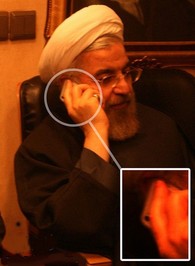 در عکس‌هایی که از حسن روحانی رئیس‌جمهور در فضای مجازی وجود دارد، دو مدل اپل ۵ و ۶ در دستش دیده شده است.