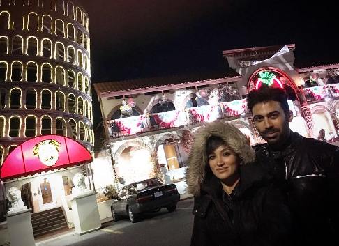 روناک یونسی و همسرش در کانادا