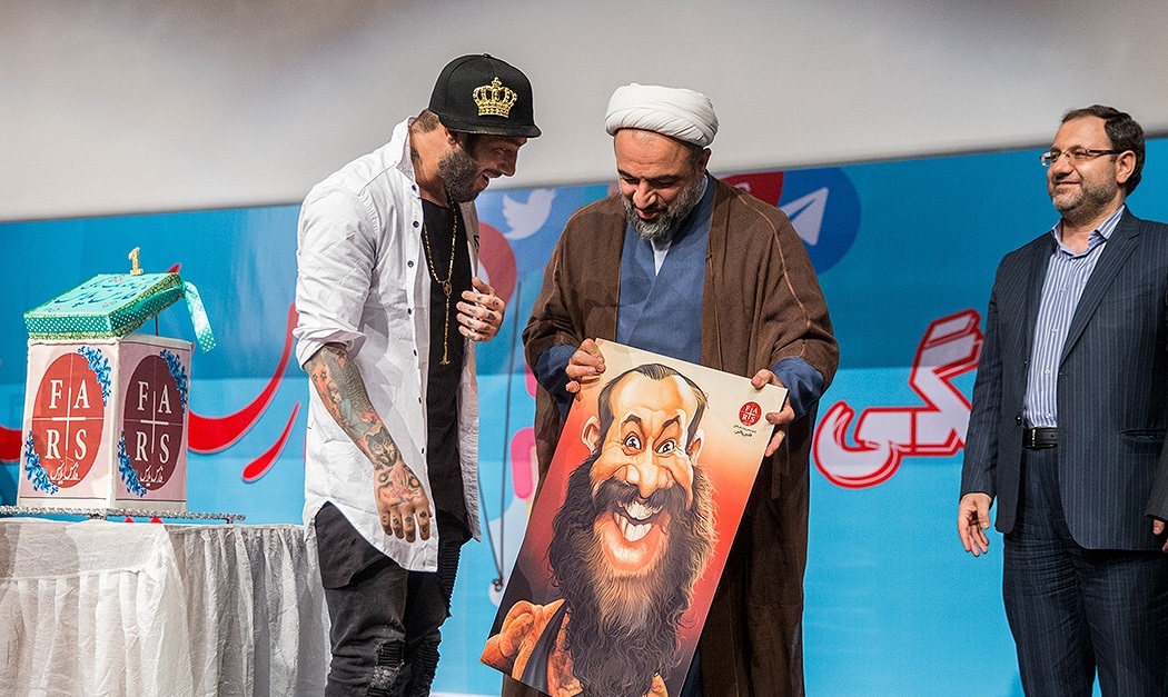 عضو هیات رئیسه مجلس: گویا اصولگرایان قبلا هم با تتلو ارتباط داشته‌اند /کبوتر با کبوتر، باز با باز