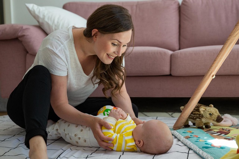 زنی که جوان‌ترین نخست وزیر دنیا شد/ از بزرگ شدن در یک خانواده هم‌جنس‌گرا تا نمایندگی مجلس در 27 سالگی! + تصاویر