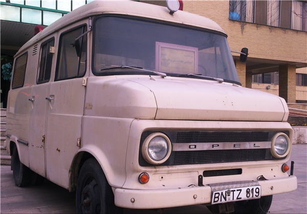 تصاویری از قدیمی‌ترین آمبولانس کشور