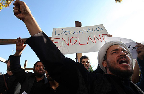 (تصاویر) استقبال دلواپسان اصفهان از 