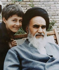 شیطنت سیدحسن در کنار امام خمینی(ره)