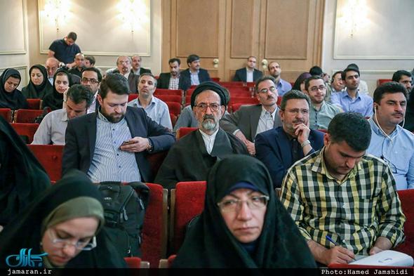 تصاویر : سید علی خمینی در همایش امام (ره) و نفی خشونت و افراطی گری