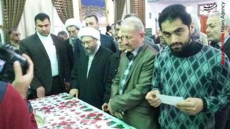 رئیس قوه قضائیه رای خود را به صندوق انداخت + عکس