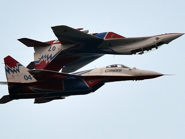 عکس/ اوج هنر دو خلبان