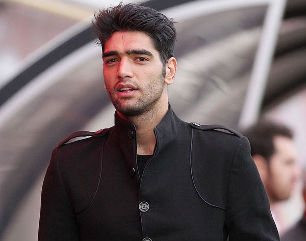 حقيقي با لباس شخصي در تمرين (عکس)