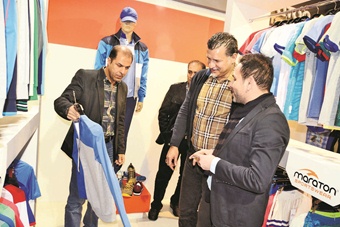 علی دایی در روز تولدش در نمایشگاه پوشاک ترک + عکس