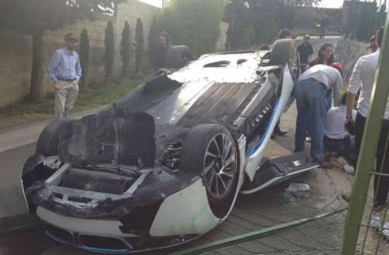 واژگون شدن ب ام و i8 در ایران ؟!