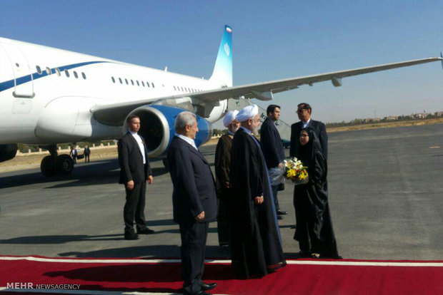 لحظه ورود رئیس‌جمهور به همدان/عکس