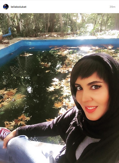 بازیگر زن مشهور در کنار استخر/عکس