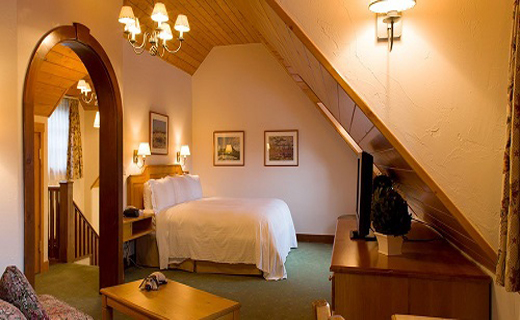 هتلی بی نظیر در میان کوهها+تصاویر