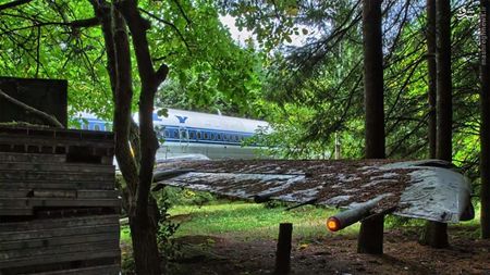 عکس/ زندگی در بوئینگ 727 وسط جنگل 