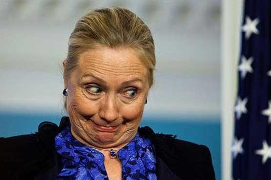 ژست عجیب و غریب هیلاری کلینتون/عکس