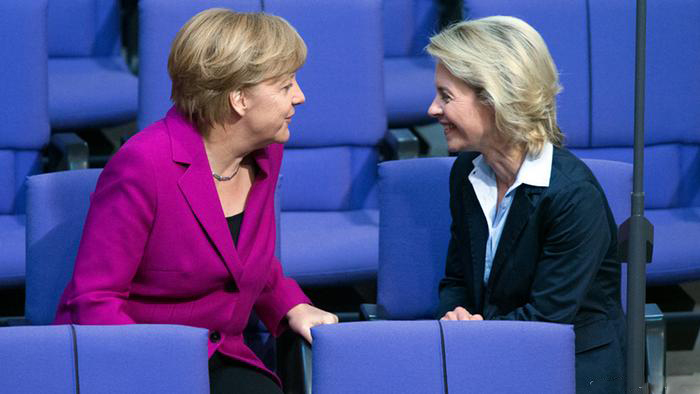 (تصاویر) اولین بانوی وزیردفاع در آلمان