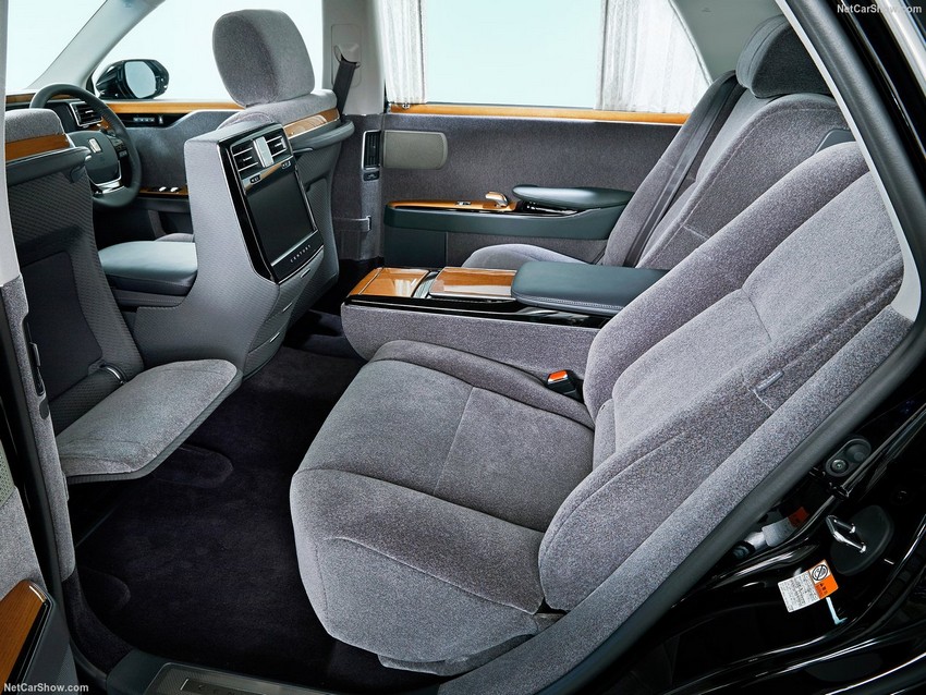  معرفی تویوتا سنچری 2018 + قیمت 